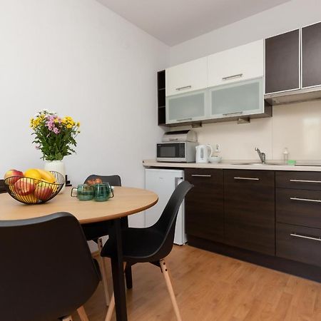 Cozy Apartment With Balcony Warszawa By Noclegi Renters 외부 사진