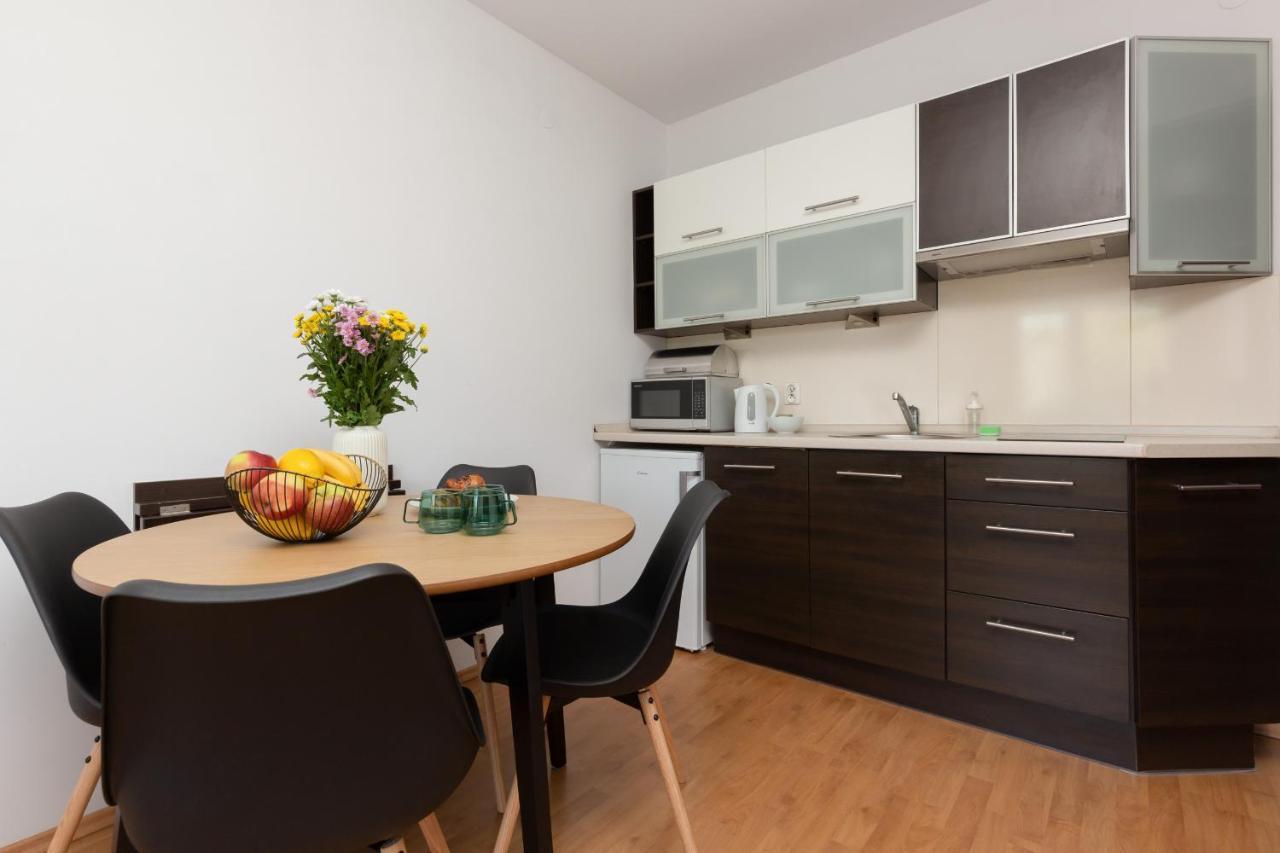Cozy Apartment With Balcony Warszawa By Noclegi Renters 외부 사진