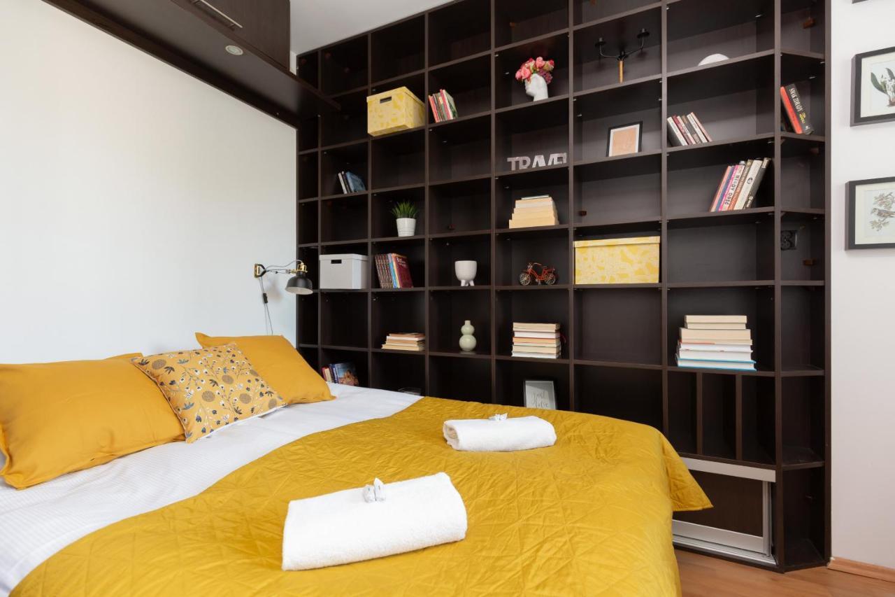 Cozy Apartment With Balcony Warszawa By Noclegi Renters 외부 사진