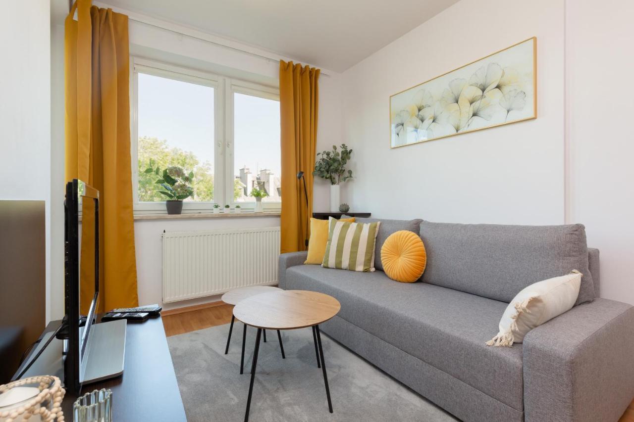 Cozy Apartment With Balcony Warszawa By Noclegi Renters 외부 사진