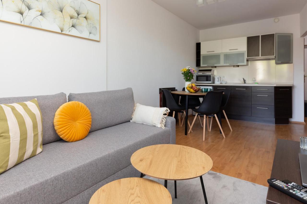 Cozy Apartment With Balcony Warszawa By Noclegi Renters 외부 사진