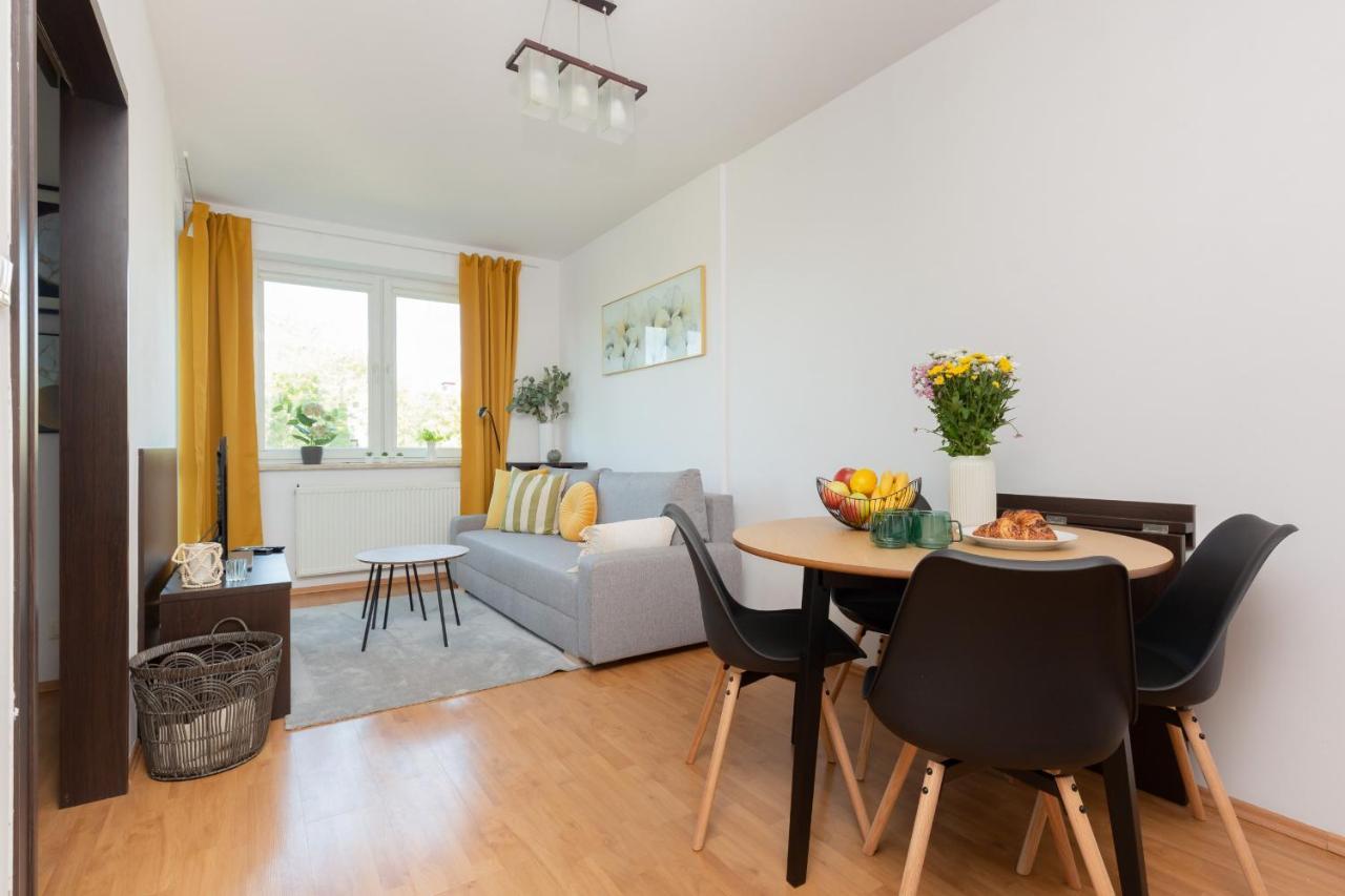 Cozy Apartment With Balcony Warszawa By Noclegi Renters 외부 사진