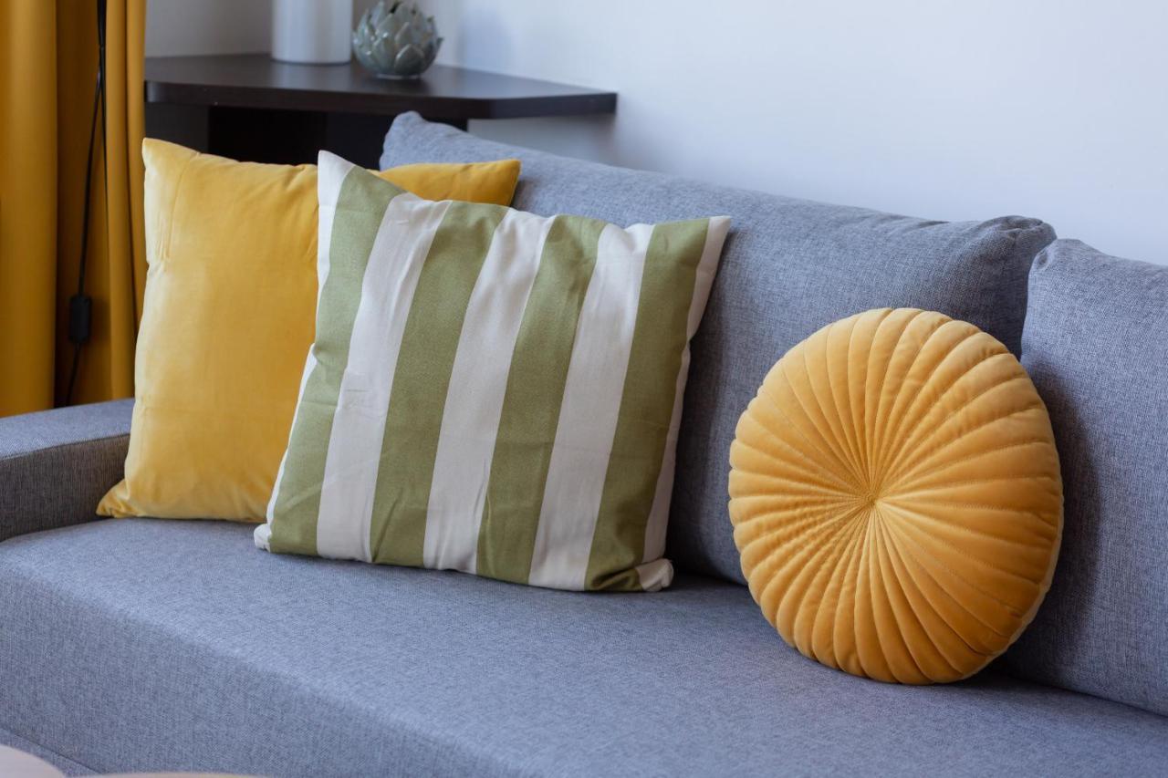 Cozy Apartment With Balcony Warszawa By Noclegi Renters 외부 사진
